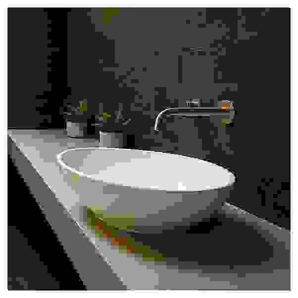 LAVABO DA APPOGGIO TERA IN CERAMICA BIANCA TONDO 41x12x33 Cm LxHxP lavabo-da-appoggio-tera-in-ceramica-bianca-tondo-41x12x33-cm-lxhxp