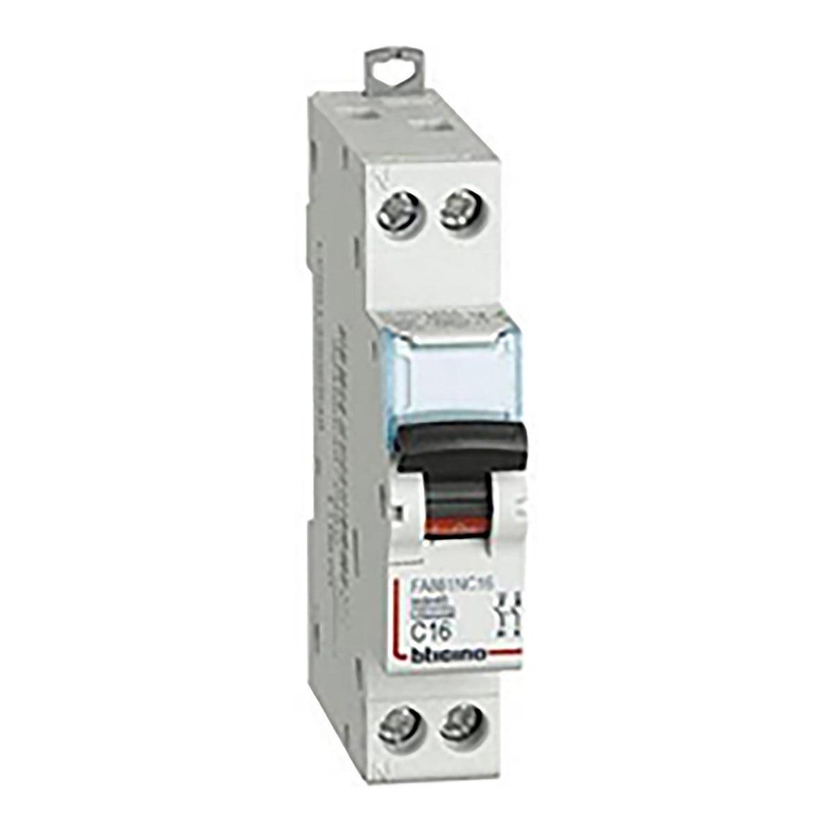Interruttore Automatico Termico Techna T16 - 10A Con Tappo Antipolvere